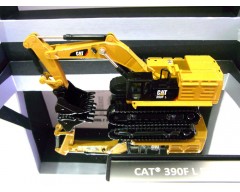 EXCAVADORA CATERPILLAR 390 F-L ESCALA 1:125